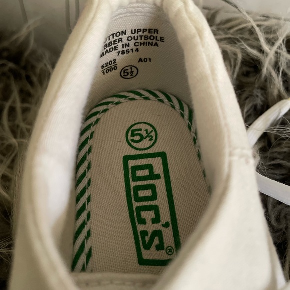 DOC’s Low Top Canvas Sneakers - Picture 3 of 9